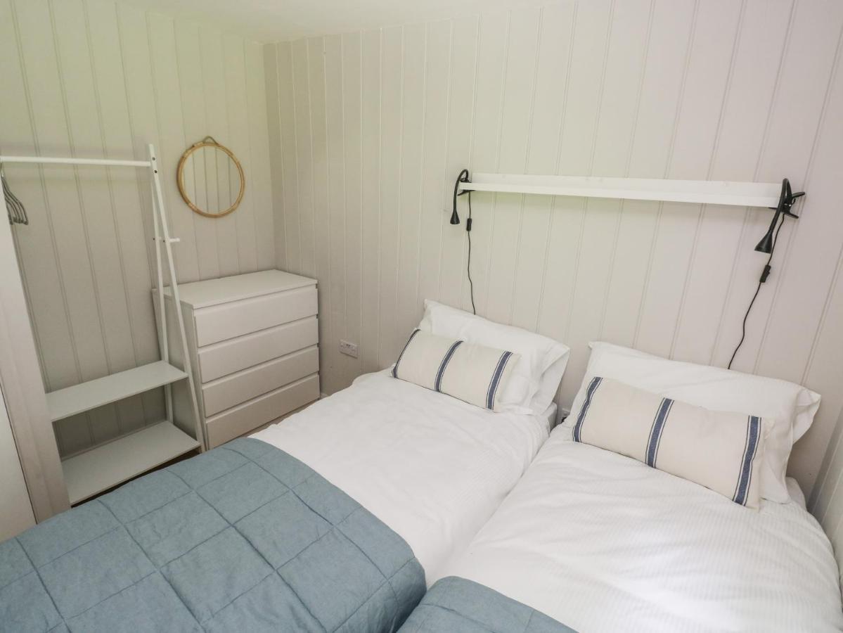 Saltwater Villa ฮาเวอร์ฟอร์ดเวสต์ ภายนอก รูปภาพ